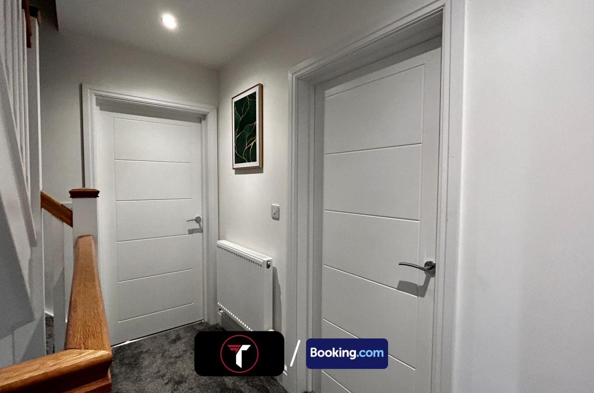 Spacious 4 Bedroom By Tara Stays Short Lets & Serviced Accommodation Aldershot With Free Wifi & Garden ภายนอก รูปภาพ